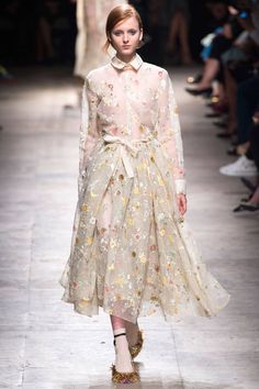 Rochas Spring 2015. Summer Occasion Dress, Fashion Runway Show, Beauty Trends