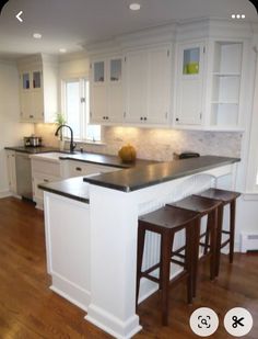 Two Level Kitchen Peninsula, Eat In Peninsula Kitchen, Raised Bar Kitchen Peninsula, Small Kitchens With Islands Ideas, Raised Kitchen Bar Counter, Kitchen Eating Bar, Kitchen Bar Seating, Kitchen With Peninsula, Kitchen Peninsula