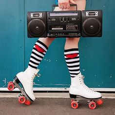 Girls Roller Skates, Skate Girl, 80s Vibes, Pop Hits, Roller Girl, 80s Aesthetic, 80s Outfit, Roller Derby