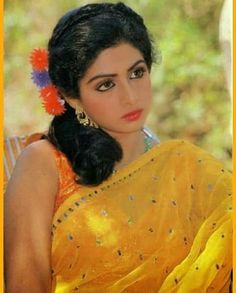 Sridevi Indian Retro, Bollywood Retro, Simplicity Is Beauty, Old Film Stars, She Walks In Beauty, Indian Photoshoot, Indian Jewellery Design Earrings, Photoshoot Themes