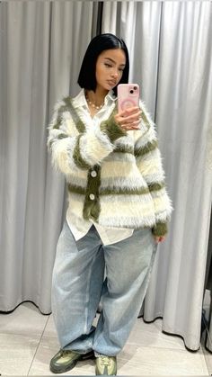 #outfits Trendy Button-up Sweater Coat, Trendy Green Acrylic Cardigan, Trendy Sweater Coat With Button Closure, Casual V-neck Acrylic Sweater Coat, Trendy Acrylic Cardigan With Button Closure, Fall Outfit 2024, Green And Yellow Outfit, Pakaian Hipster, Chica Chola