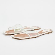 Flat Sandals With Wide Vinyl Strap. Squared Toe. Sole Height: 0.4 Inches (1 Cm) Color: White | 3627/310 New With Tags Zara White, Zara Shoes, Flat Sandals, Slide Sandals, Flat Shoes Women, Loafer Flats, Color White, Loafers, Zara