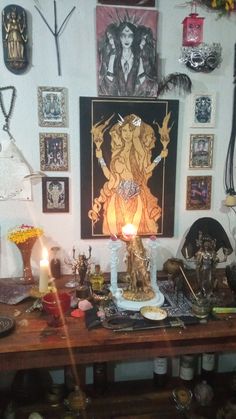 Coven Lua Negra Hekate Altar Ideas, Witchcraft Altars, Coven Aesthetic, Hekate Altar, Hecate Altar, Alter Space, Sacred Space Altar