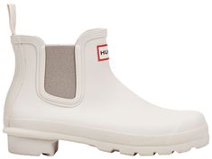 Design: Nylon pull tab for easy foot entry Handcrafted from FSC®-certified natural rubber and vulcanized for superior protection Features elasticated-gussets 100% waterproof Hunter Boots Short, Womens Hunter Boots, Hunter Boot, Ankle Rain Boots, Outdoor Boots, Birthday List, Hunter Boots, Pull Tab, Natural Rubber