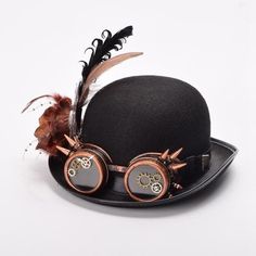 Steampunk hat : be chic for any occasion with this feather hat! Hat for women Material : Felt wool, Polyester Victorian Steampunk Fashion, Victorian Cosplay, Punk Outfit, Fun Hat, Steampunk Goggles, Steampunk Hat