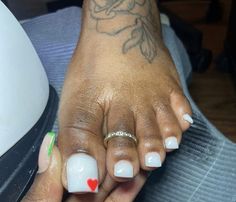 Heart On Toes Nail Design, Toe Ideas Pedicures, Red And White Toe Nails, Toe Nail Designs Black Women, Red Acrylic Toe Nails, White Toes With Design, Acrylic Toes Black Women, Acrylic Toe Designs