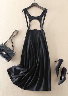 Fashion Collection Inspiration, Over Dress, Fashion For Summer, Black Zip Ups, Black N White, Mode Inspiration, Dress Sleeveless, Fashion And Lifestyle, Daily Fashion