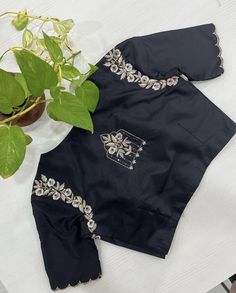 Cheap Black Blouse With Floral Embroidery, Zardosi Blouse, Embroidery Blouse Saree, Ready Made Saree, Black Saree Blouse, Hand Embroidery Blouse, Ready Made Blouse, Maggam Blouse