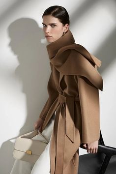 THE LONG CASHMERE SCARF - CAMEL – THE CURATED Mocha Mousse, Fabric Factory, Staple Tops, Concept Shop, Classic Cardigan, Lady Liberty, Classic Coats, Summer Scarves, Knitwear Tops