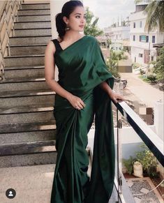 Farewell Saree, Saree Ideas, Cool Illusions, Saree Draping, Desi Fashion Casual, Simple Sarees