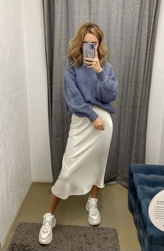 Autumn Modest Outfits, Long Skirt Office Outfit, Ribbed Shirt Outfit, Spring Dressy Outfits, Classy Modest Fashion, Silk Skirt Outfits, Skirt Outfits Spring, Thanksgiving Outfit Ideas, Cute Thanksgiving Outfits