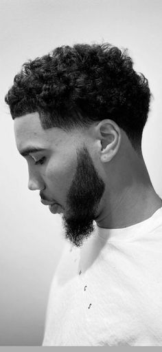 Men’s Curly Taper Fade, Short Curly Taper, Low Fade Curly Hair Men, Curly Hair Fades For Men, Short Curly Hair Men Black, Jayson Tatum Haircut, Curly Hair Men Haircut Fade, Taper Fade Haircut Curly Hair, Tatum Haircut