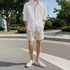 Korean Men Style Outfits Summer, Summer Aesthetic Fits Men, Minimalist Style Men Summer, Korean Men Summer Outfit, Shirt And Shorts Outfit Men, Boyfriend Outfit Men, Korean Fashion Men Summer, Korean Summer Outfits Men, Outfit Cowo