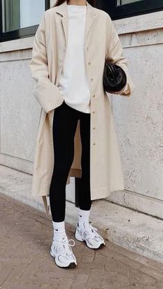 Nike Socks Outfit, Minimal Style Outfits, Minimal Stil, Sporty Chic Outfits, Socks Outfit, Trainers Outfit, Makeup Korean, New Balance Outfit