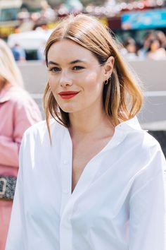 Parisian Makeup, Camille Rowe Style, French Makeup, Girls Lipstick, Camille Rowe, Charlotte Rampling, Paris Girl, Jeanne Damas, French Girl Style