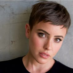 Brunette Pixie with Messy Beach Texture and Taper | See how … | Flickr Brunette Pixie, Long Pixie Hairstyles, Cortes De Cabello, Short Human Hair Wigs, Super Short Hair, Best Pixie Cuts, Trendy Haircuts