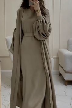 Muslimah Fashion Casual, Dress Celebrity, Modest Dresses Fashion, Modest Casual Outfits, Colour Combinations Fashion, Color Combos Outfit, Black Dresses Classy, Beautiful Casual Dresses