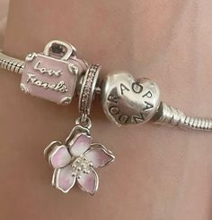 White Lana Del Rey, Reading School, Pandora Bracelet Charms Ideas, Pandora Bracelet Designs, Downtown Aesthetic, Deer Girl, Pandora Jewelry Charms, School Jewelry, Pandora Bracelet Charms