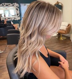 Blonde Summer Balayage, Blonde Balayage Highlights With Money Piece, Ash Blonde With Blonde Highlights, Brunette With Bright Blonde Highlights, Blonde Hair With A Shadow Root, Blonde Highlights For Summer, Blond Highlights On Dirty Blonde Hair, Natural Looking Blonde Hair