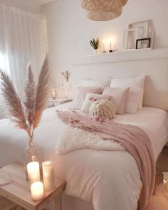 Wie du mit einem Schritt den Look deines Zimmers komplett veränderst. Comfy Bedroom Decor, Minimalist Dekor, Cozy Rooms, Bedroom Design Trends, Comfy Bedroom, Decor Ikea, Dekorasi Kamar Tidur, Pink Bedrooms, Girl Bedroom Designs