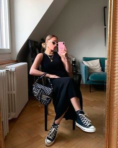 Dress With Converse, Dress And Sneakers Outfit, Stylish Maxi Dress, Maxi Dress Outfit, Outfits With Converse, Summer Outfit Inspiration, Inspired Outfits, Sneakers Outfit