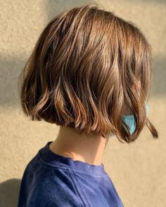 Thick Hair Textured Bob, Short Bob No Layers, Bob Haircut From The Back, Fall Hair Bob, Lived In Bob, Bluntcut Bob Chin Length, Chin Length Hair With Curtain Bangs, Wedding Bob Hairstyles, French Bob No Bangs