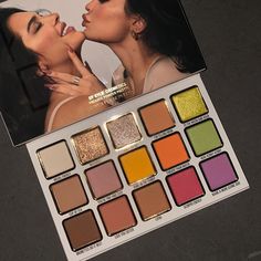 Kylie Jenner Makeup Natural, Kylie Eyeshadow Palette, Kylie Palette, Kylie Cosmetics Eyeshadow, Mac Brave, Kylie Jenner Makeup Tutorial