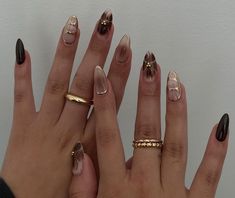 Nails Creative Ideas, Short Nail Inspo New Years, Silver And Brown Nails, Almond Nails Brown Design, Nails With Brown Dress, Nails Dark Colors Designs, Silver Classy Nails, Nail Art Designs Blooming Gel, Brown Silver Nails