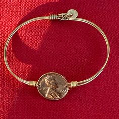 Lucky Penny Bracelet, Real Penny With Gold Tone Bracelet. Fits Wrist Size Medium To Large. Great Condition Penny Bracelet, Lucky Penny, Womens Jewelry Bracelets, Penny, Gold Tones, Women Jewelry, Size Medium, Bracelet, Gold