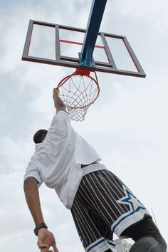 NBA Basketball Game Photography, Basketball Photoshoot Ideas, Basketball Photoshoot, Shooting Basketball, Michael Jordan Lebron James, Nba Schedule, Abdul Jabbar, Wilt Chamberlain