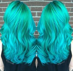 Turquoise Hairstyles, Goth Hairstyles, Heir Style, Wild Hair Color, Lady Lovely Locks, Haute Hair