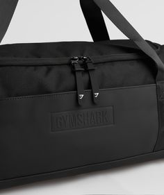 Gymshark Small Everyday Gym Bag - Black Gym Bag Men, Small Gym Bag, Mens Gym Bag, Gym Kit, Holdall Bag, Work Essentials, Gym Essentials, Workout Bags, Zip Puller