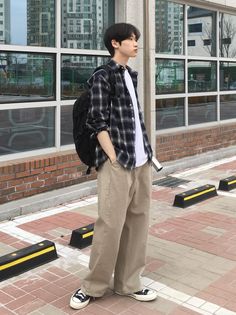 Asian Male Fashion Summer, Flanel Outfit Aesthetic Man, Korean Casual Outfits For Men, Korean Bad Boy Outfit, Korean Soft Boy Outfit, Korean Fashion Men Casual Outfit, Asian Boy Outfits, Plaid Outfit Men, Outfit Ideas Men Korean