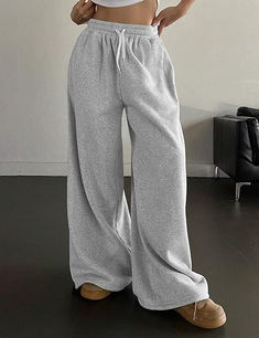 Sweat Pants Outfits, Sweatpants For Women, Win Free Stuff, Y2k Pants, Pants Outfits, Sweat Pants, Outfits For Teens, Maquillaje De Ojos, Warm Winter