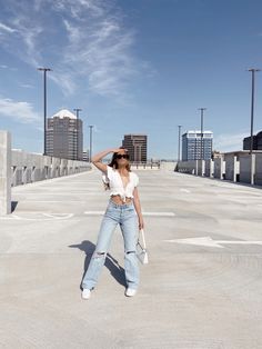 Parking garage Places For Photoshoots, Poses In Parking Garage, Parking Garage Rooftop Photoshoot, Rooftop Parking Lot Photoshoot, Instagram Pose Ideas Aesthetic, Garage Pics, Parking Photoshoot, Parking Deck Photoshoot