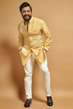 Full Sleeve Kurta, Indian Groom Wear, Formal Men Outfit, Mens Kurta Designs, Indian Men Fashion