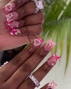 Pink And White Junk Nails, Short Acrylic Nail Inspo Summer, Hello Kitty Charm Nails Short, Short Rhinestone Nails Designs, Pink Acrylic Nails With Charms, Pink Duck Nails Acrylic, Birthday Duck Nails, Acrylics With Charms, Backtoschool Nails