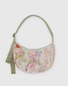 Medium Nylon Crescent Bag : Cream Chrysanthemum - Baggu Festival Bag Outfit, Cute Everyday Bags, Women’s Purses, Cute Tote Bag Ideas, Everyday Bags For Women, Everyday Purse Casual, Girly Purse, Baggu Crescent Bag, Cute Shoulder Bags