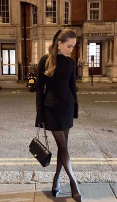 Skort Dress Outfit, High Fashion Work Wear, Chanel Stockings Outfit, Classy Pictures Instagram, Winter Heels With Dress, Classy Dress Aesthetic, Winter New Years Outfit, Classy Aesthetic Vintage, Late Night Outfit