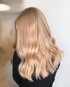 All Over Colour Blonde, Pearl Strawberry Blonde Hair, Vanilla Hair Color Blondes, Pale Honey Blonde Hair, Blonde Hair Red Undertones, Strawberry Blonde Hair Toner, Light Peach Blonde Hair, Champaign Blonde Hair Color, Peachy Strawberry Blonde Hair