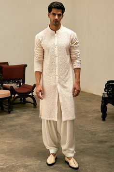 Men Kurta Designs Style, Mens Indian Wear, Wedding Kurta, Boys Kurta Design, Kurta Pajama Men