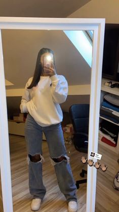 Dessmx Outfits, Outfits Streetwear Mujer, Dresscode School Outfits, Fake Outfit Story, Casual Outfits For Women Jeans, Full Outfit Ideas, Mirror Pics Outfit, Outfit Mirror Picture, Highschool Fashion