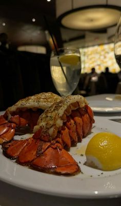 Red Lobster Food Pictures, Fancy Lobster Dinner, Dinner In Italy Aesthetic, Red Lobster Aesthetic, Lobster Aesthetic Food, Lobster Dinner Aesthetic, Aesthetic Food Restaurant, Seafood Restaurant Aesthetic, Food Aesthetics Instagram