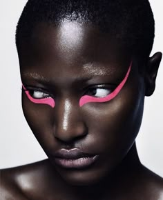 Fashion Editorial Makeup, Graphic Makeup, Avant Garde Makeup, Graphic Eyeliner, Inspo Makeup, Photoshoot Makeup, Cool Makeup Looks, Graphic Liner, Make Up Inspiration