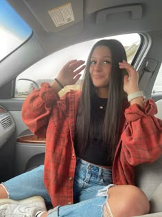 Black Jeans With Flannel Outfit, Fall Outfit Flannel, Red Flannel Outfit Fall, How To Style A Red Flannel, Outfits With A Flannel, Fall Outfits With Flannels, Fall Fits Flannel, Orange Flannel Outfit Fall, Christmas Flannel Outfit