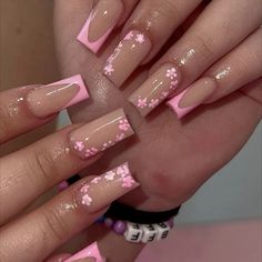 Fancy Pink French Tip Nails, Short Acrylic Nails Heart, French Tip Flower, Spain Nails, Holiday Nail Inspo, Nail Holiday, Snoopy Nails, Pink Flower Nails, Pink French Tip