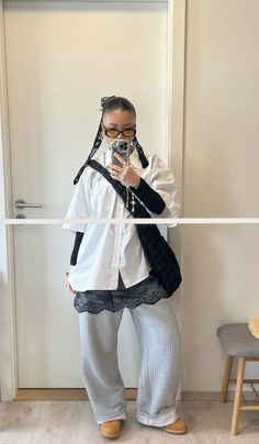 Layered Streetwear Outfits, Winter Layering Outfits, Summer Swag Outfits, Billie Eilish Outfits, 일본 패션, Retro Looks, Black Femininity, Layered Fashion, Layering Outfits