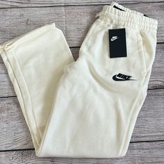 New, With Tags Color: Whiteish Yellow Size: Xl Sku: Av4265-133 Cute Nike Sweatpants, White Nike Sweatpants With Pockets, Nike Sweatpants With Go-dry For Sports, Nike Sweatpants Sweatshirts & Hoodies, Nike Clothes, Nike Kids Sweatpants, Nike Fits, Gymwear Outfits, Big Men Fashion