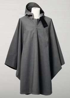 RAINCHO MIXED GREY - ARCHIVE - NORWEGIAN RAIN - Official Webshop Poncho Cloak, Norwegian Rain, Classic Gentleman, Cape Fashion, Dress Better, Cyberpunk Clothes, Dress Up Boxes, Pouring Rain