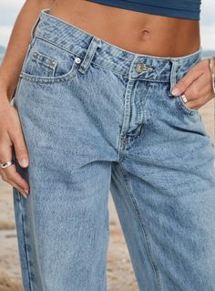 Oliviamark - Peaceful Pockets Petite Jeans in Soft Light Wash Indigo Plant, All Jeans, Grown Women, Comfortable Jeans, Relaxed Jeans, Sweatshirt Set, Outerwear Outfit, Jeans Light, Petite Jeans